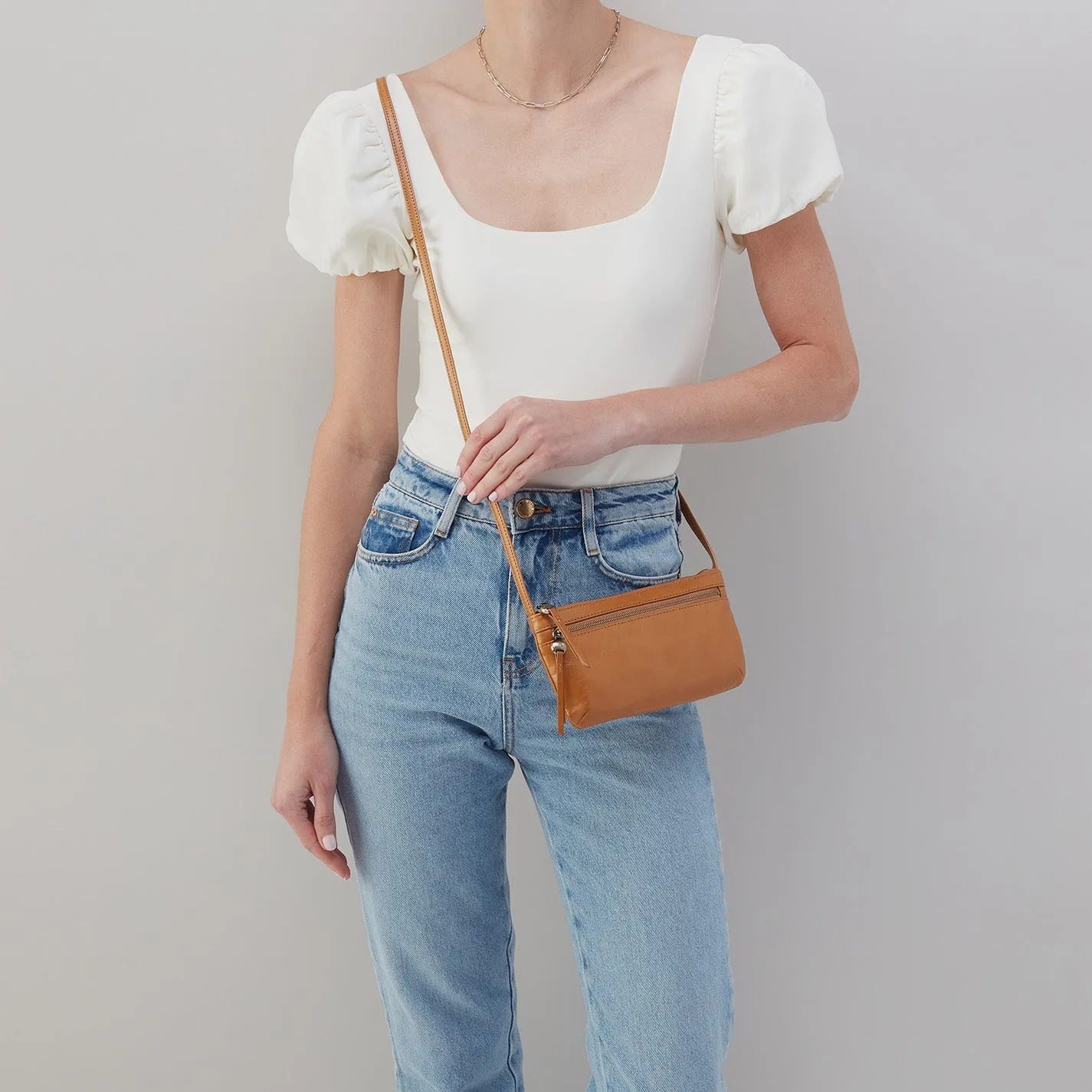 Cara Crossbody In Polished Leather - Natural